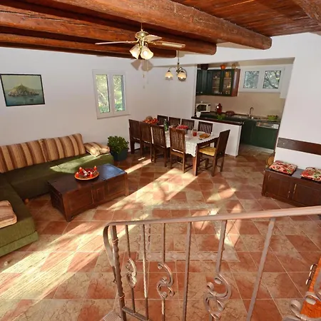 Prizba 9178 Holiday home Blato (Korcula)